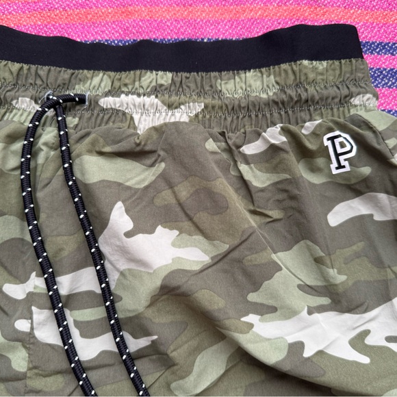 ❕NWOT❕ VS Pink Active Shorts - Picture 3 of 4